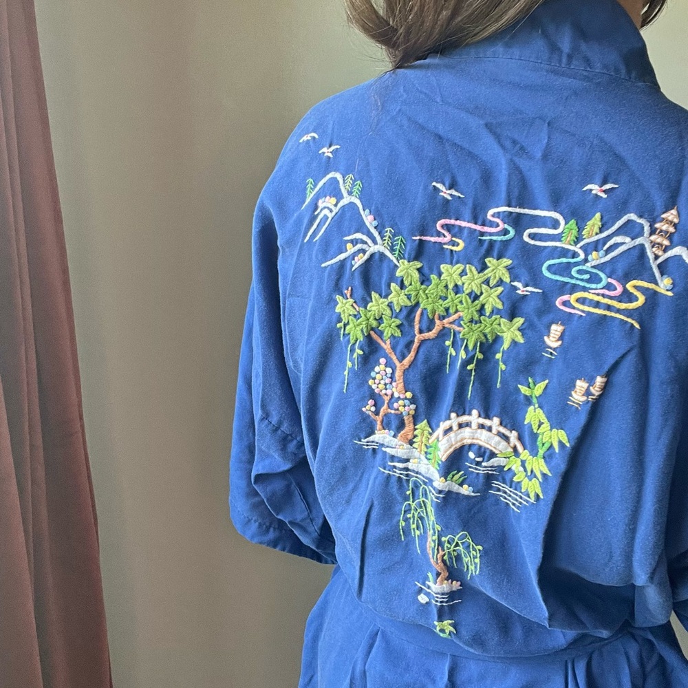 VTG Chinese Robe - Picture 4 of 8